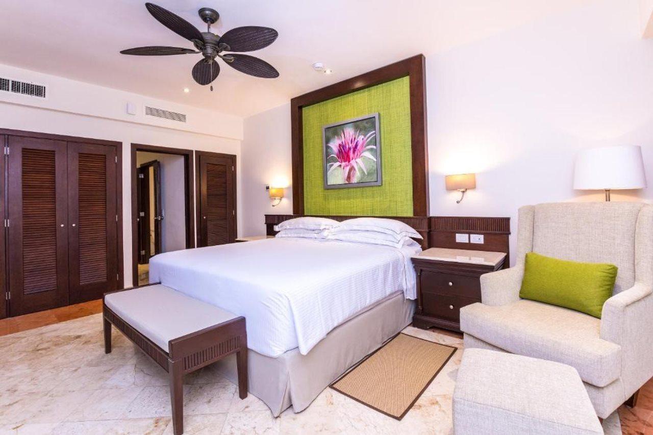 Hotel Occidental At Xcaret Destination Playa del Carmen Exterior foto A bedroom at the Hard Rock Hotel