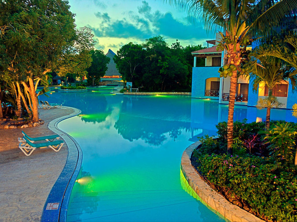 Hotel Occidental At Xcaret Destination Playa del Carmen Exterior foto The pool at the Hard Rock Hotel