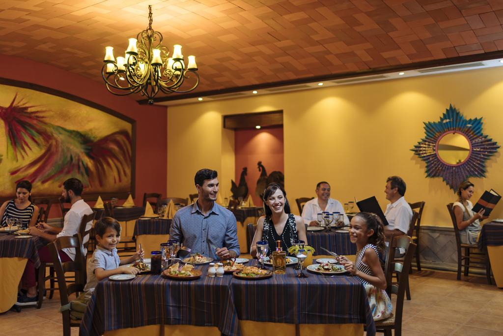 Hotel Occidental At Xcaret Destination Playa del Carmen Exterior foto A restaurant at the resort
